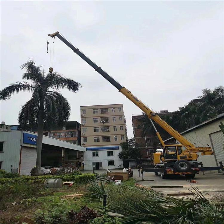 新晃12吨吊车出租一天的收费标准是什么