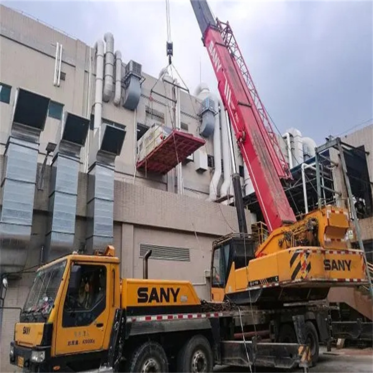 新晃租赁大型汽车吊，助力工程项目高效进行