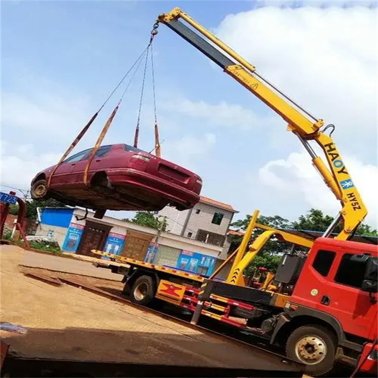 新晃吊车救援小汽车怎么吊