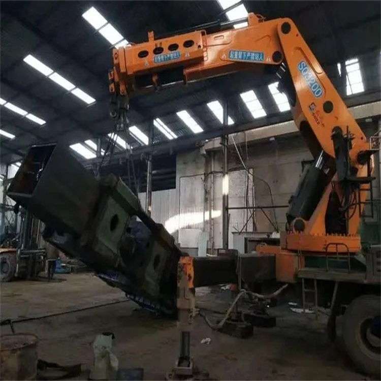 新晃130吨折臂吊车出租吊机租赁附近电话