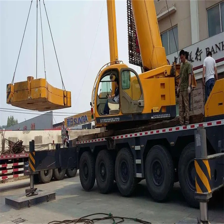 新晃当地吊车出租|机器吊装|75吨|工厂搬迁服务